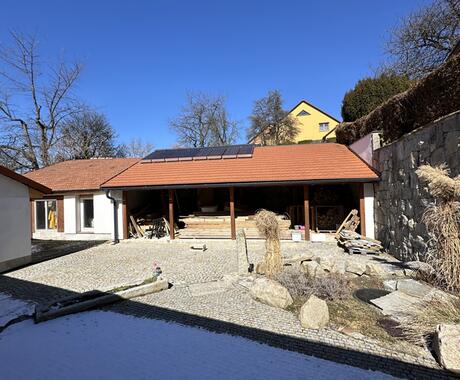 Reference 8x solární panel pro ohřev teplé vody a přitápění.